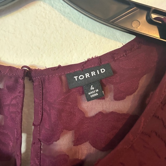 Torrid Deep Purple Abby Chiffon Clip
Floral Top- Size 4 - Picture 3 of 8